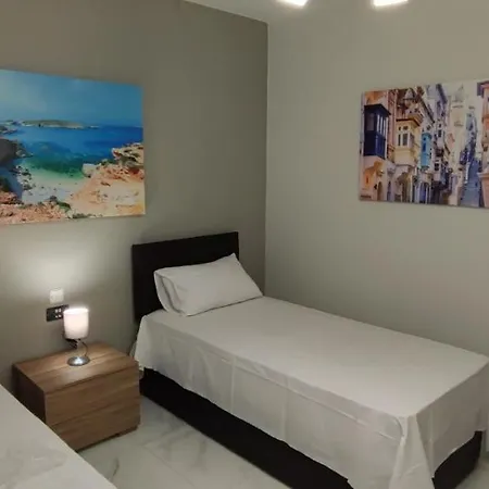 Skyline Court * Hal Ghaxiak