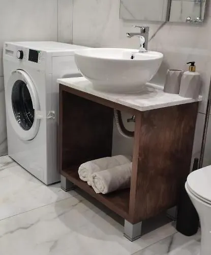 Skyline Court Hal Ghaxiak