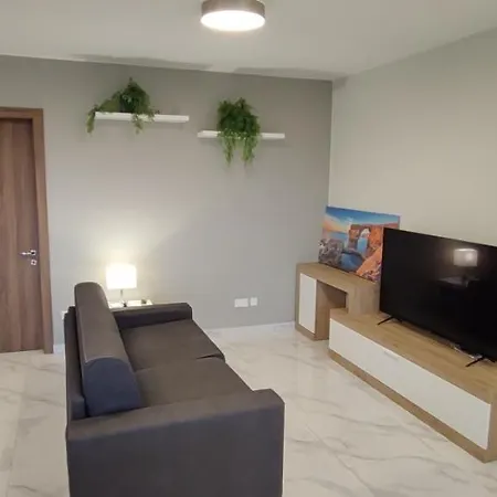 Skyline Court Boutique With Pool * Ghaxaq