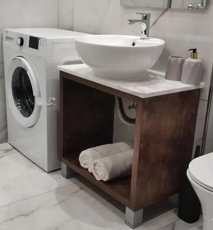 Skyline Court Hal Ghaxiak