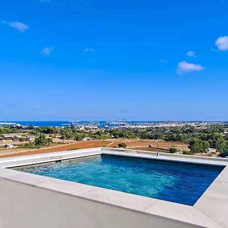 Skyline Court Boutique With Pool Apartment