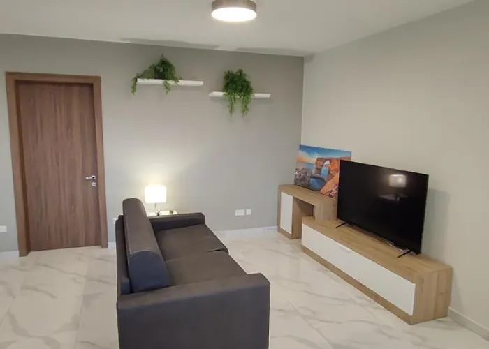 Skyline Court * Hal Ghaxiak