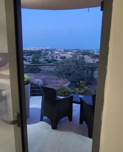 Skyline Court Hal Ghaxiak