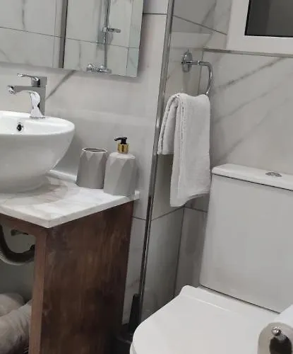 Skyline Court Hal Ghaxiak